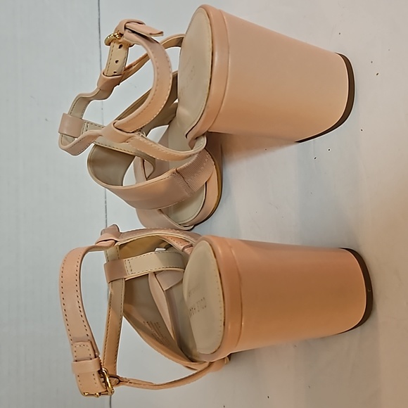 PREOWNED COLE HAAN HEEL - Picture 4 of 8